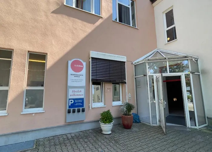 1, 2, Sleep Boardinghouse Unterschleissheim Zentrum