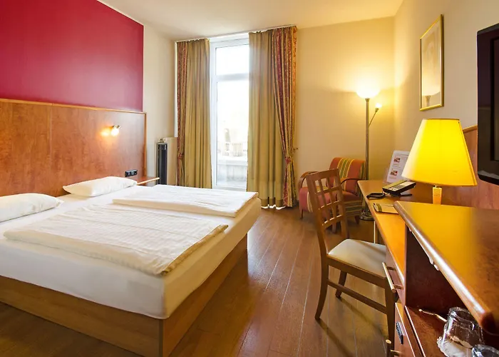 1, 2, Sleep Boardinghouse Unterschleissheim Zentrum