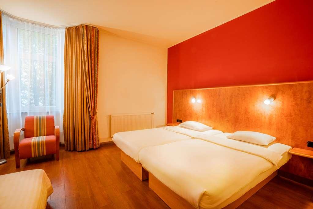 1, 2, Sleep Boardinghouse Zentrum Hotel 3*