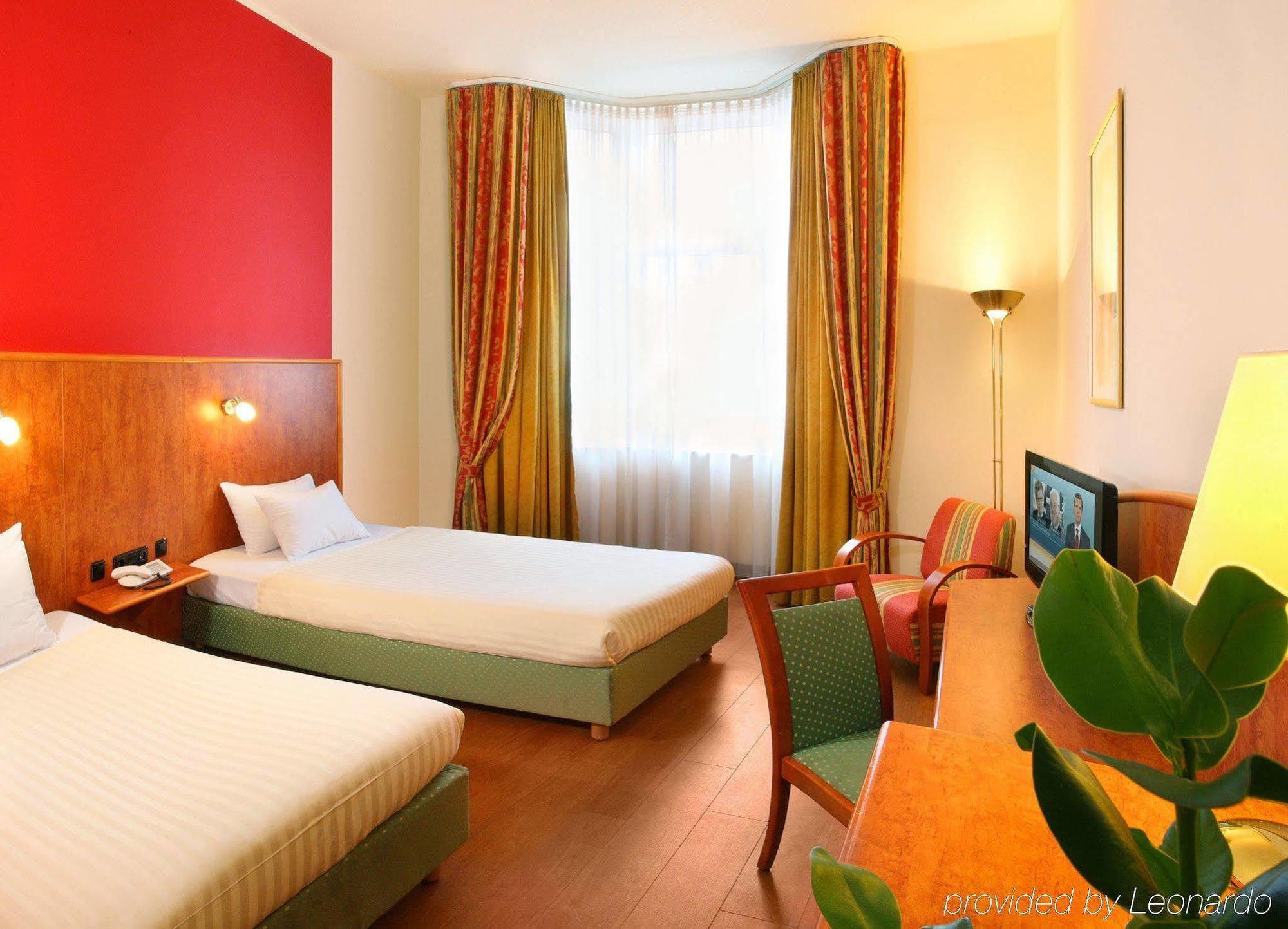 1, 2, Sleep Boardinghouse Zentrum 3* Unterschleissheim