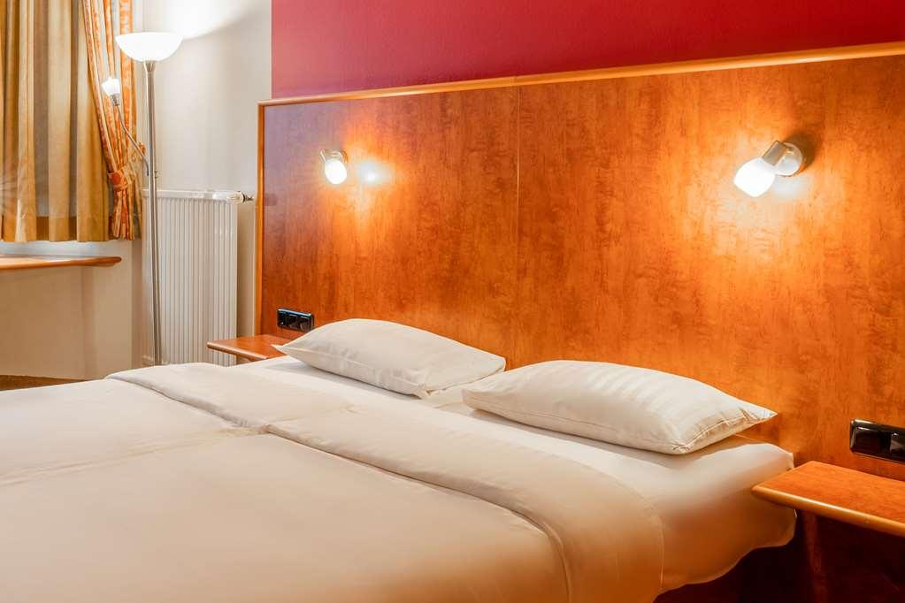 1, 2, Sleep Boardinghouse Zentrum 3* Unterschleißheim