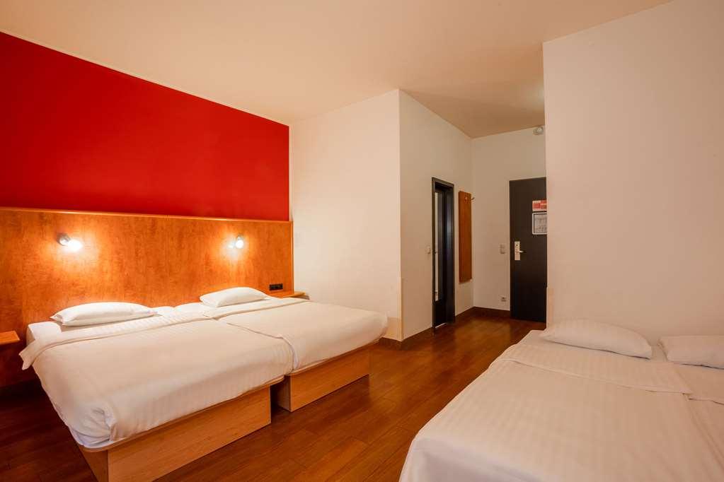Hotel 1, 2, Sleep Boardinghouse Zentrum 3*