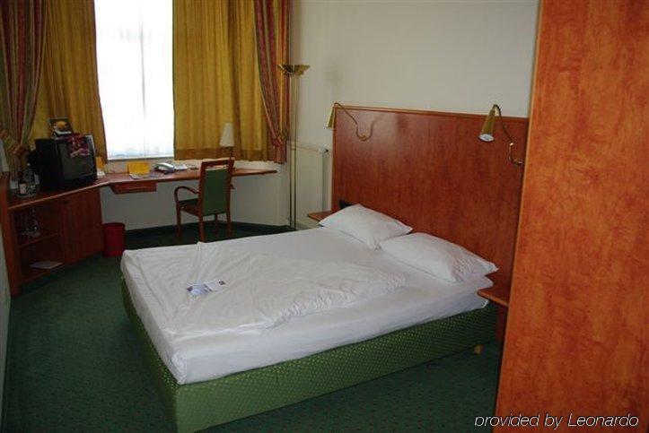 1, 2, Sleep Boardinghouse Zentrum 3*