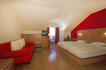 1, 2, Sleep Boardinghouse Zentrum