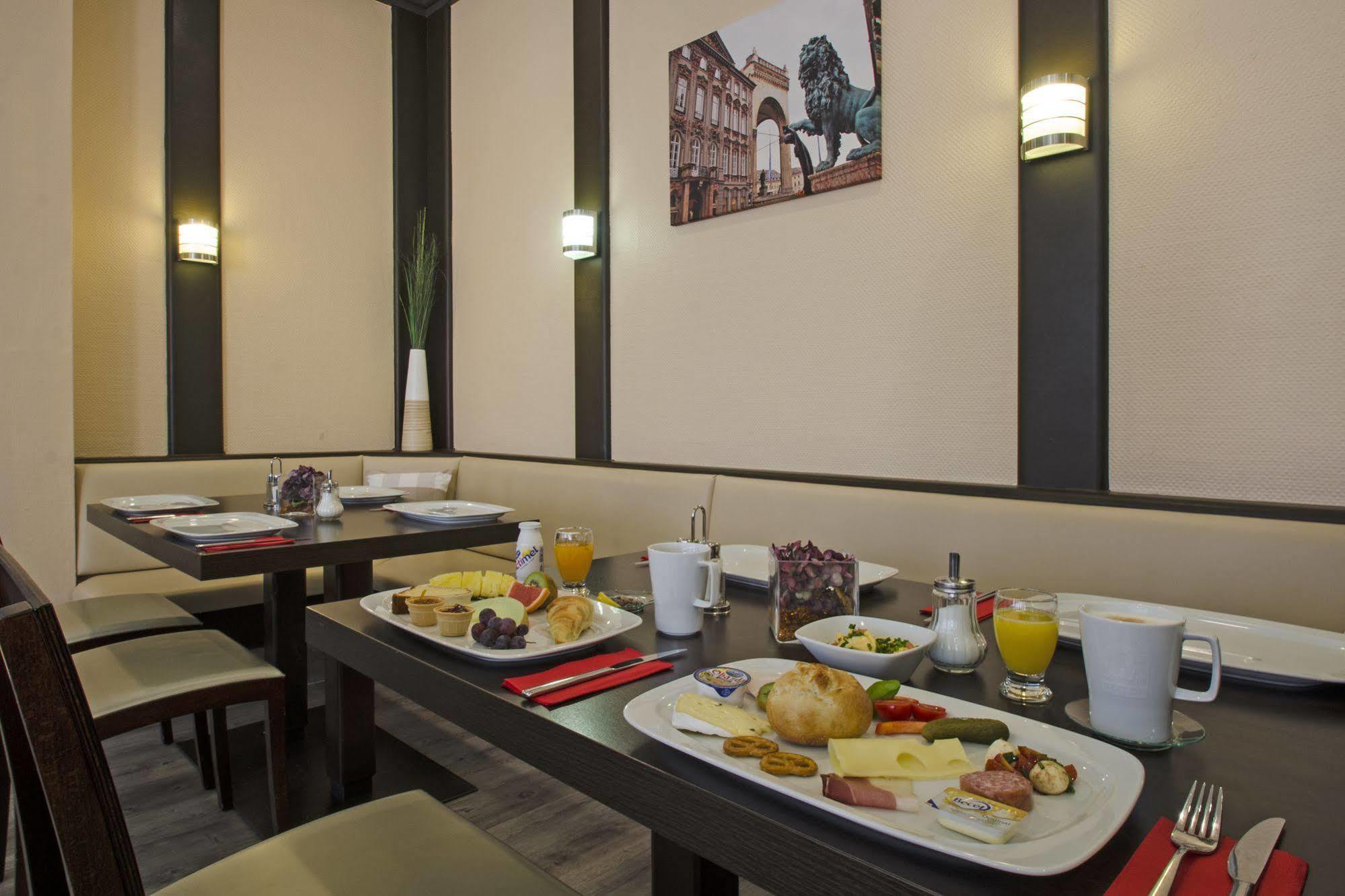 1, 2, Sleep Boardinghouse Zentrum Hotel Unterschleißheim