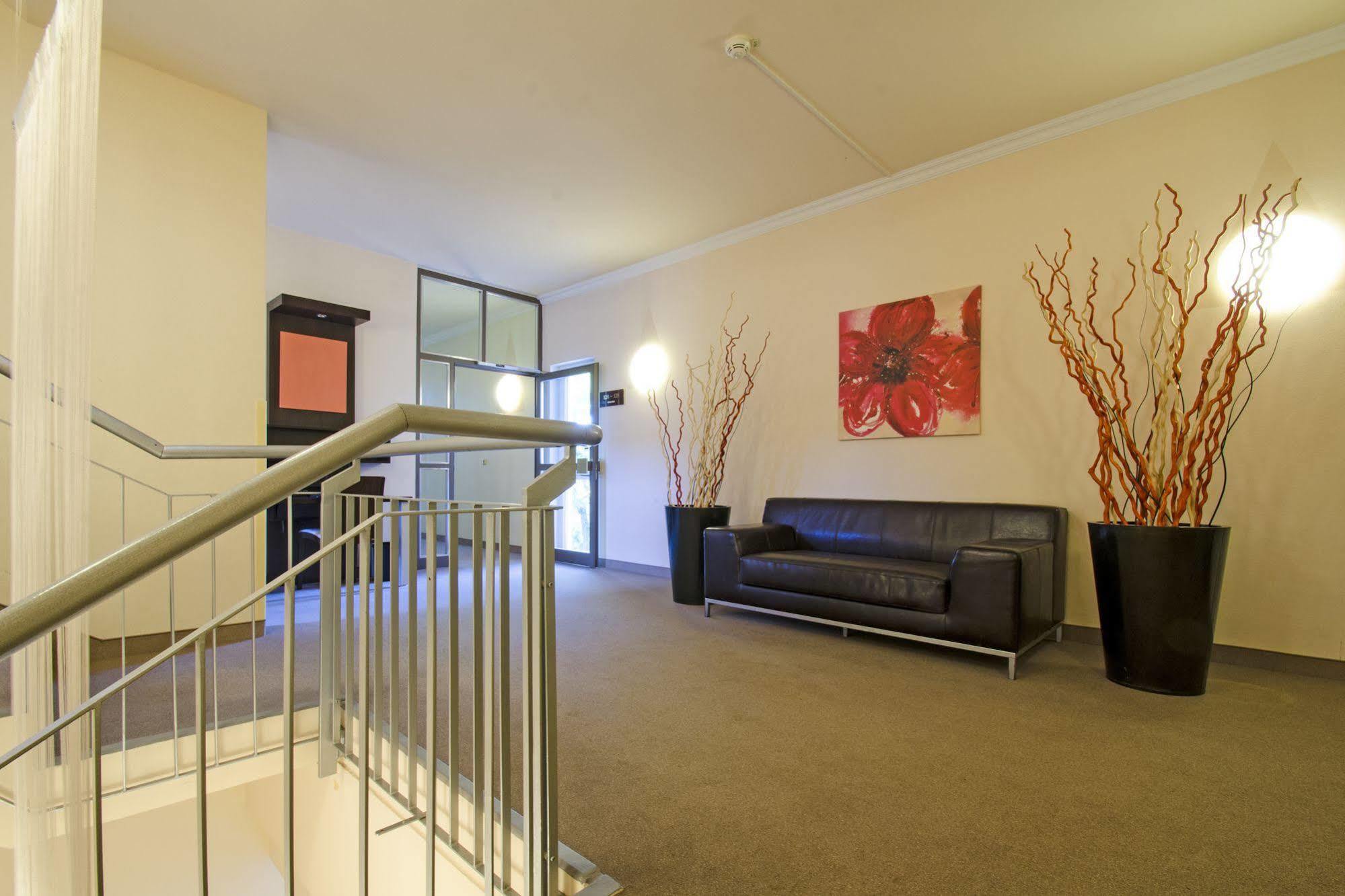 1, 2, Sleep Boardinghouse Zentrum 3* Unterschleißheim